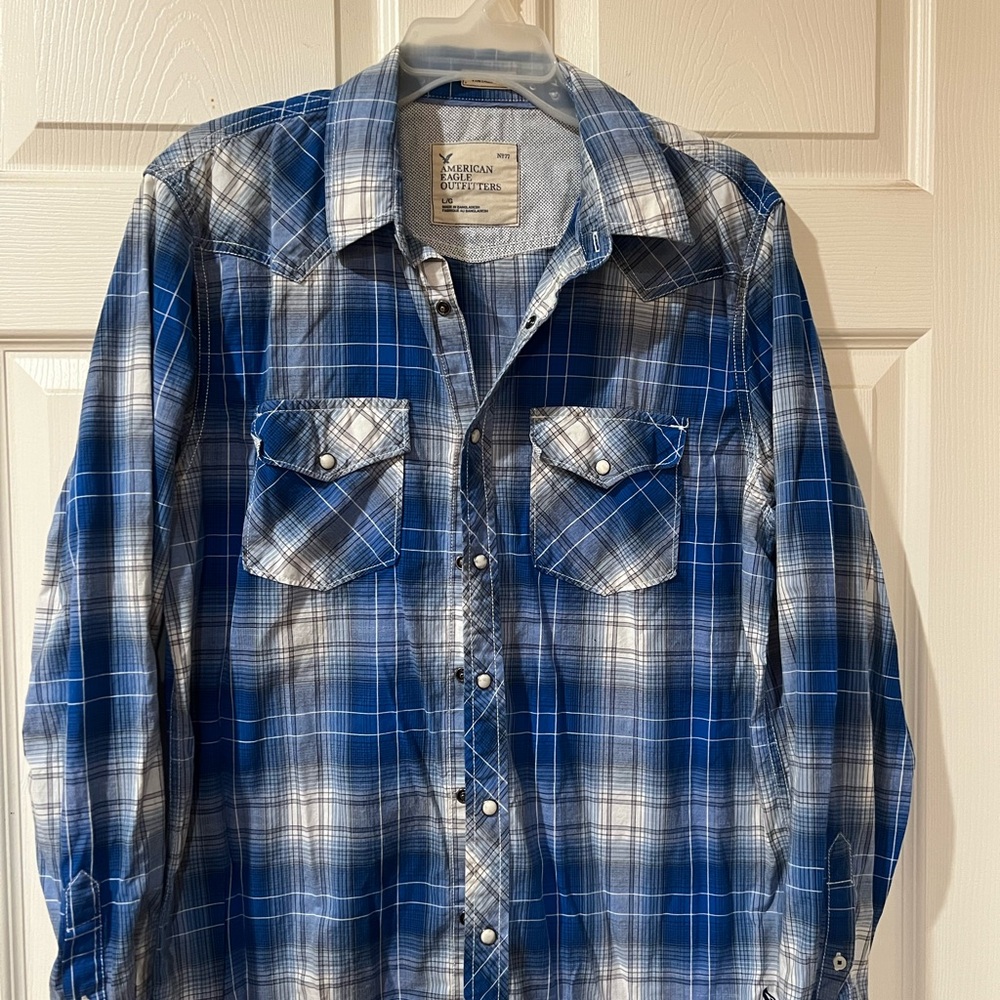 American Eagle Outfitters Blue and White Plaid Shirt